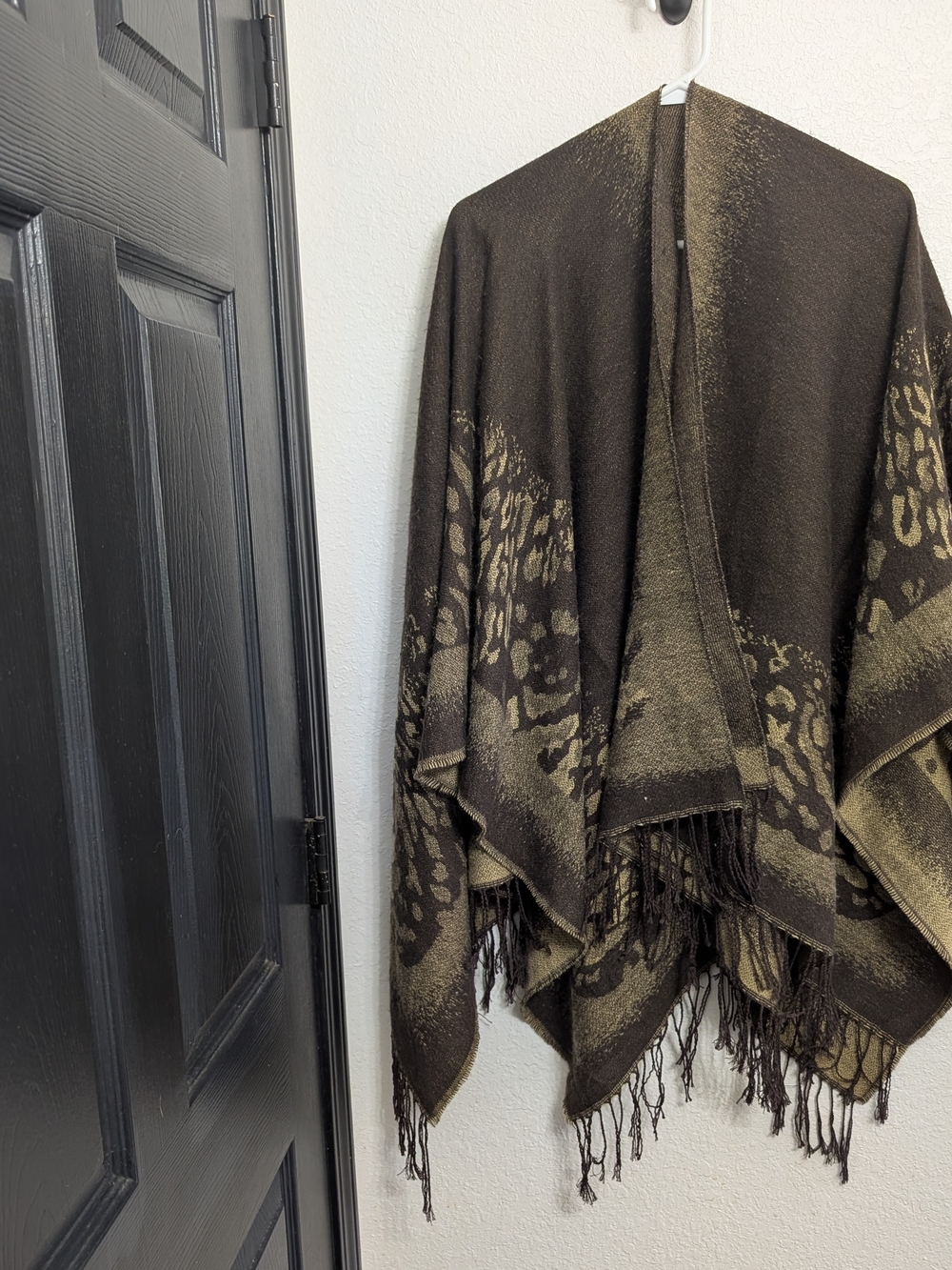 Reversible Elegant Brown Patterned Fringe Shawl - Unbranded Western